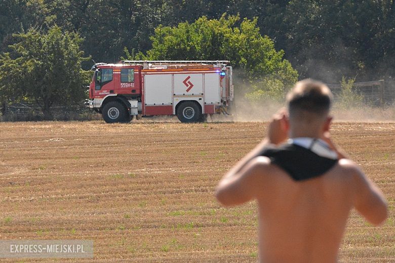 Pożar pola koło Chwalimierza