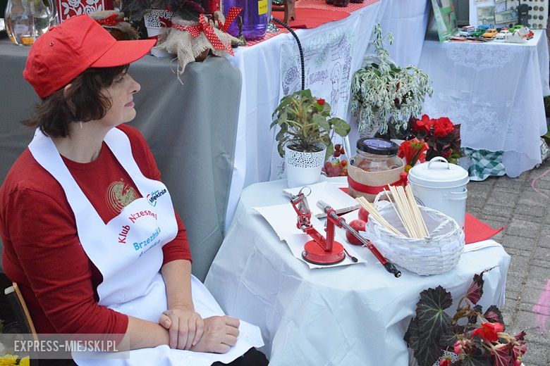 Obrzęd chleba na dożynkach w Miękini