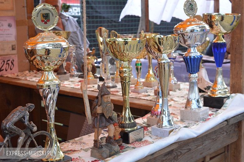 Obrzęd chleba na dożynkach w Miękini