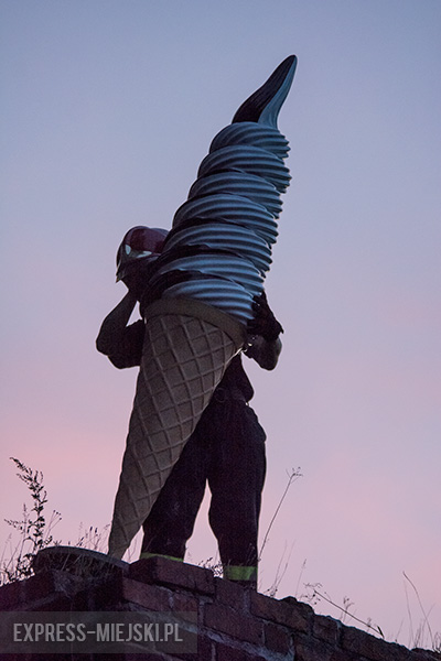 "Lodowy rożek" na murach miejskich