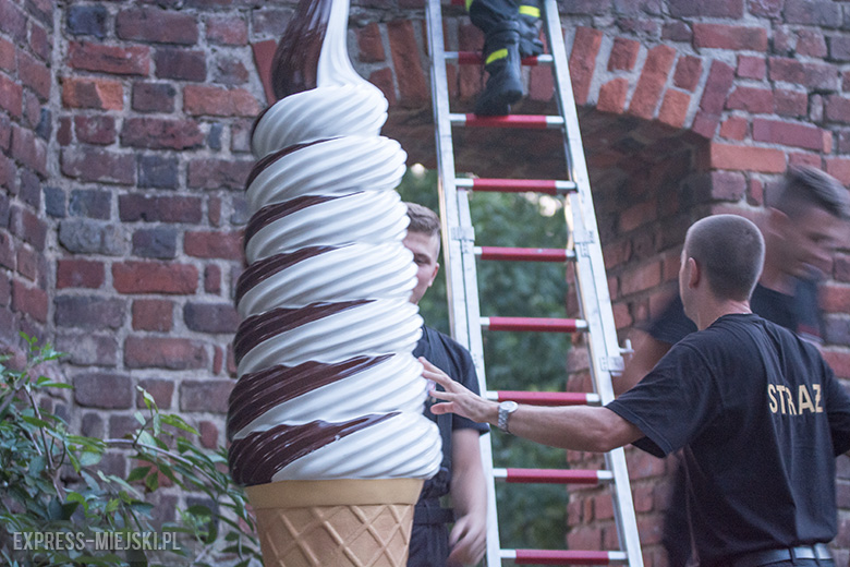 "Lodowy rożek" na murach miejskich