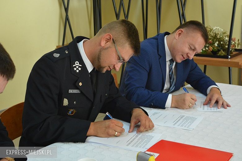 Podpisanie porozumienia ws przyjęcia OSP Rakoszyce do KSRG