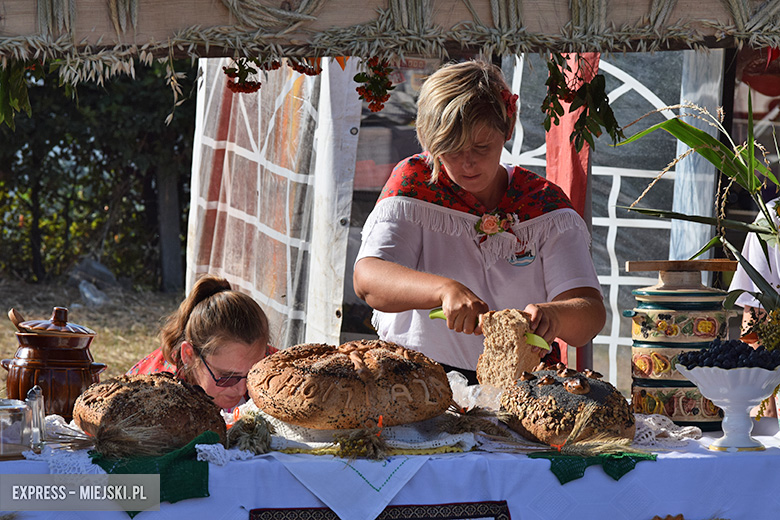 Dożynki gminy Malczyce w tym roku odbył się na klimatycznym terenie w Chomiąży