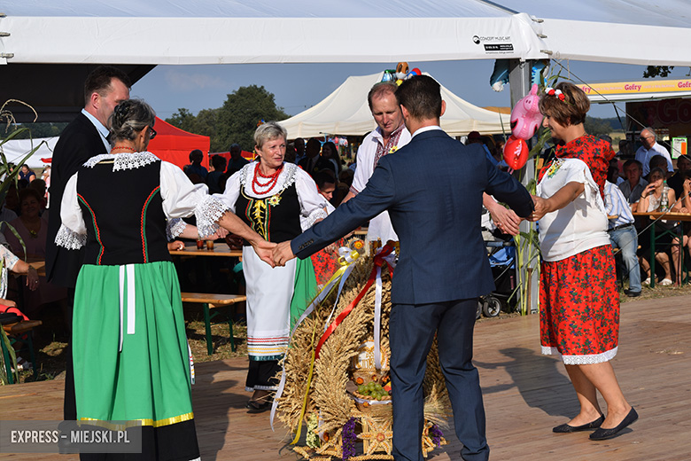 Dożynki gminy Malczyce w tym roku odbył się na klimatycznym terenie w Chomiąży