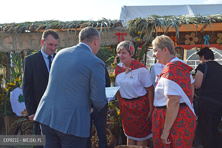 Dożynki gminy Malczyce w tym roku odbył się na klimatycznym terenie w Chomiąży