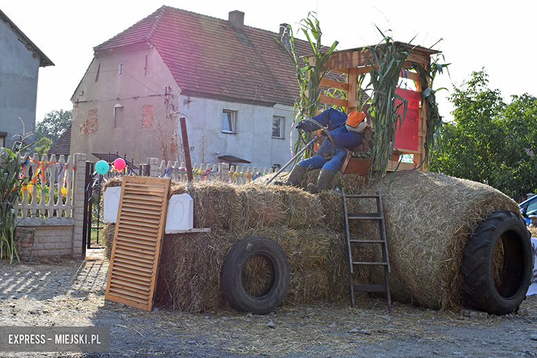 Dożynki gminy Malczyce w tym roku odbył się na klimatycznym terenie w Chomiąży