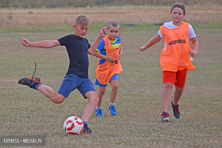 Około 70 młodych zawodników wzięło udział w turnieju piłkarskim w Pichorowicach
