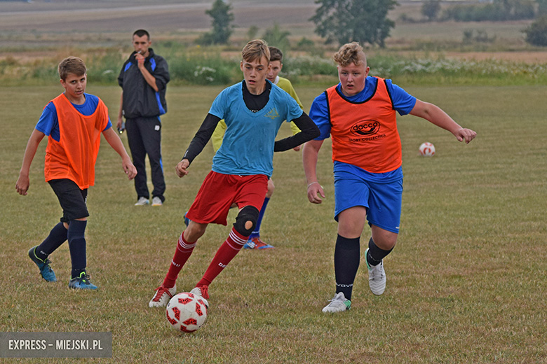 Około 70 młodych zawodników wzięło udział w turnieju piłkarskim w Pichorowicach
