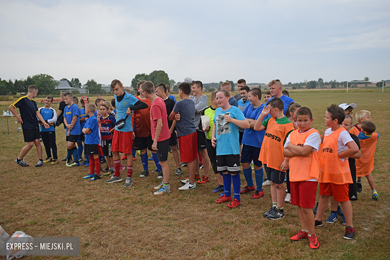 Około 70 młodych zawodników wzięło udział w turnieju piłkarskim w Pichorowicach