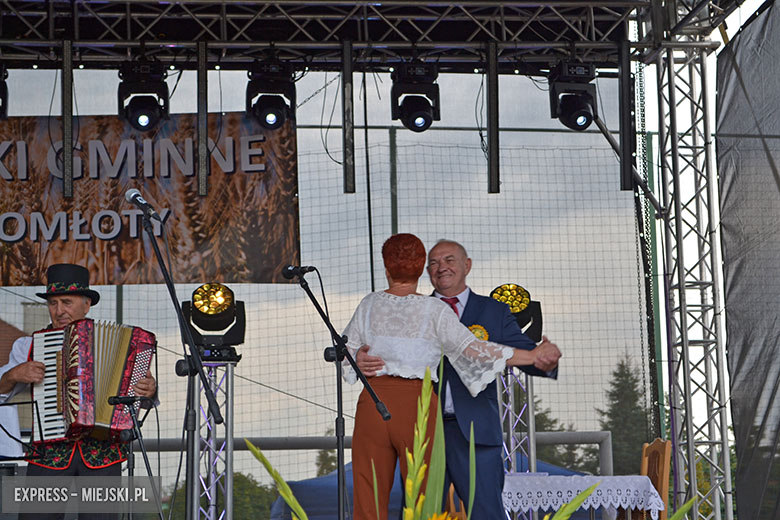 Uroczyste obchody gminny dożynek w Kostomłotach