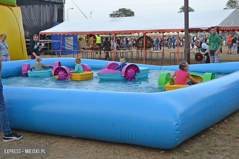 Uroczyste obchody gminny dożynek w Kostomłotach