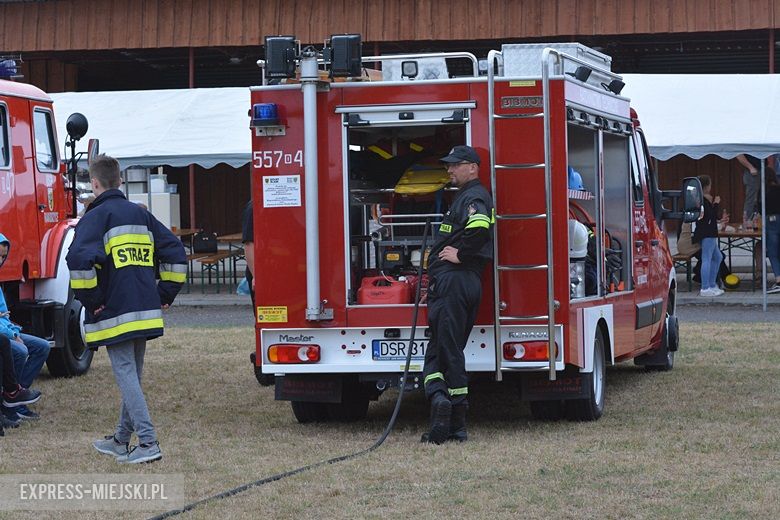 Strażacy przygotowali pokazy dla dzieci i młodzieży