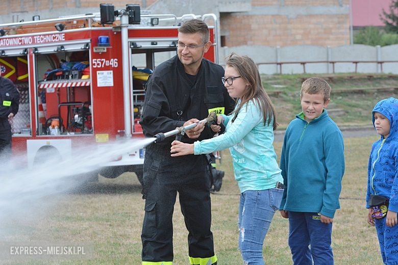 Strażacy przygotowali pokazy dla dzieci i młodzieży