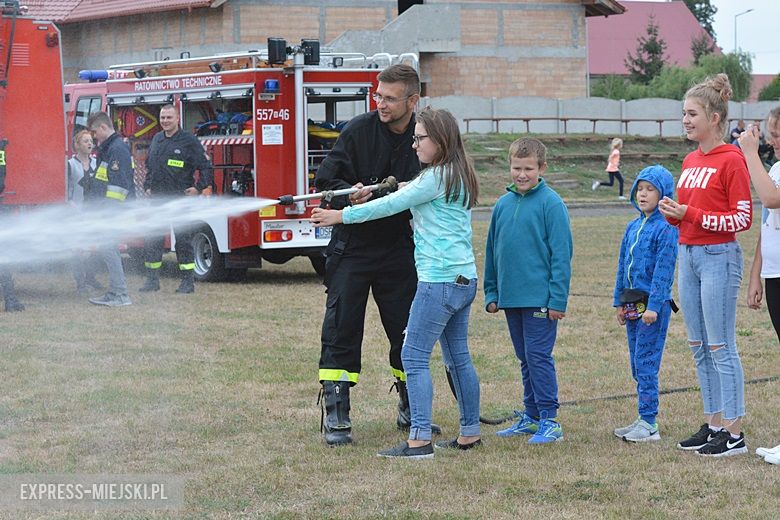 Strażacy przygotowali pokazy dla dzieci i młodzieży