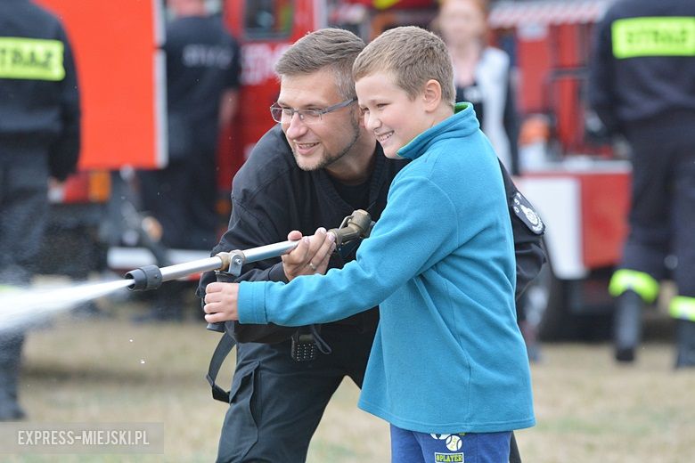 Strażacy przygotowali pokazy dla dzieci i młodzieży