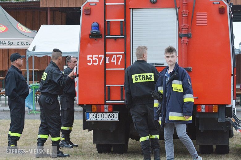 Strażacy przygotowali pokazy dla dzieci i młodzieży