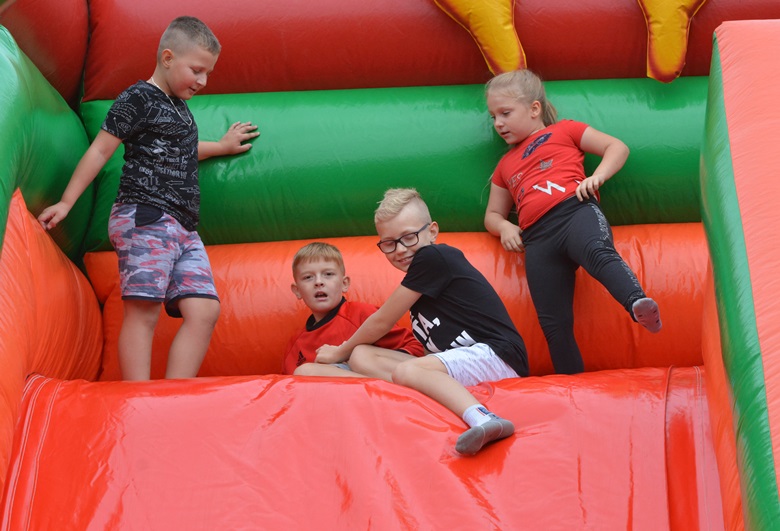 Strażacy przygotowali pokazy dla dzieci i młodzieży