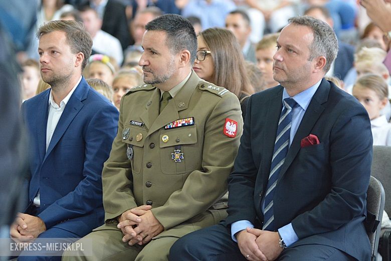 Uroczyste rozpoczęcie nowego roku szkolnego w Lutyni
