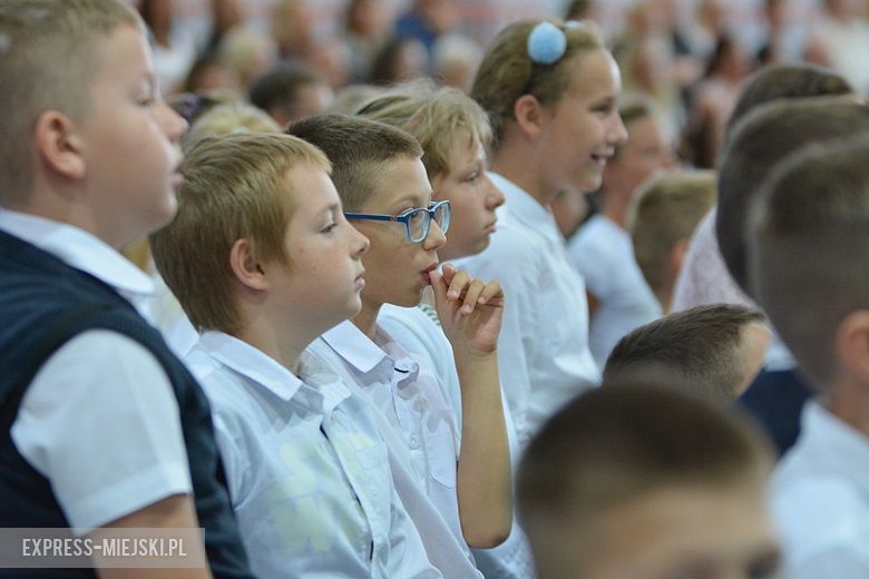 Uroczyste rozpoczęcie nowego roku szkolnego w Lutyni