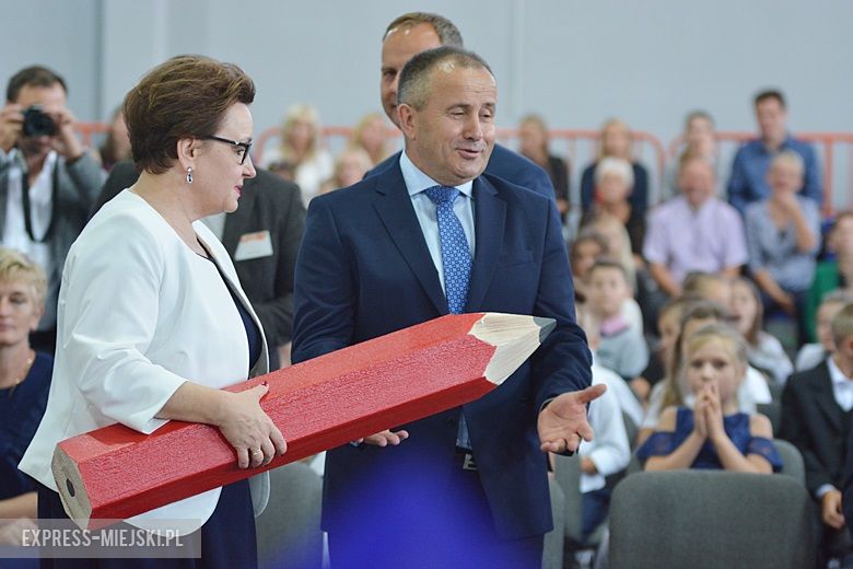 Uroczyste rozpoczęcie nowego roku szkolnego w Lutyni