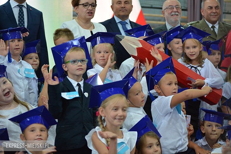 Uroczyste rozpoczęcie nowego roku szkolnego w Lutyni