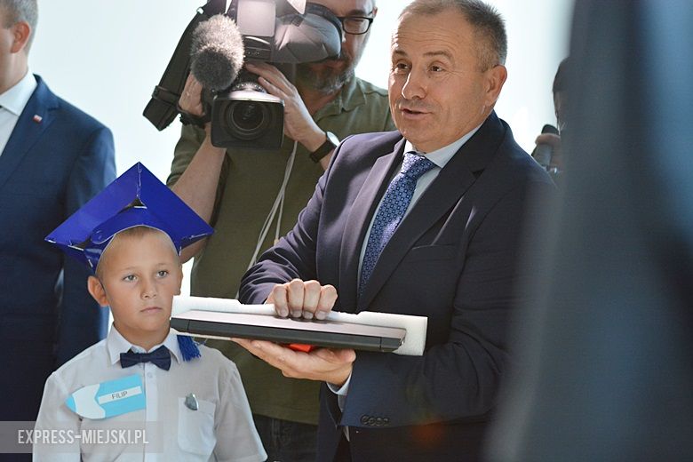 Uroczyste rozpoczęcie nowego roku szkolnego w Lutyni