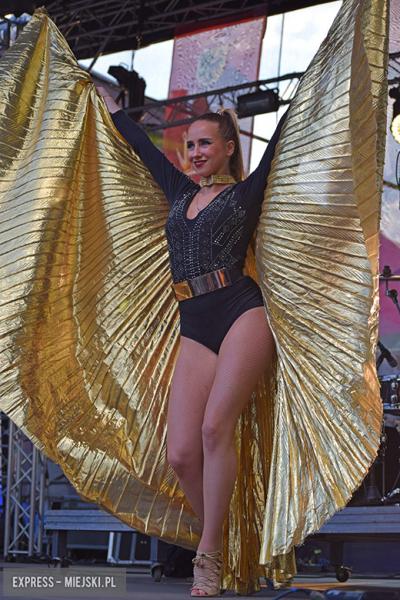 W sobotni wieczór średzki rynek przyciągnął tłumy fanów Cleo i Michała Szpaka