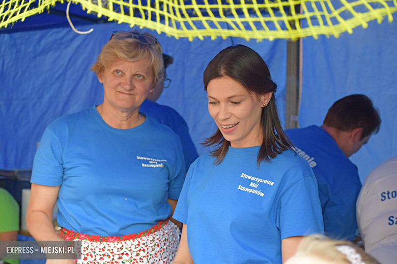 W sobotni wieczór średzki rynek przyciągnął tłumy fanów Cleo i Michała Szpaka