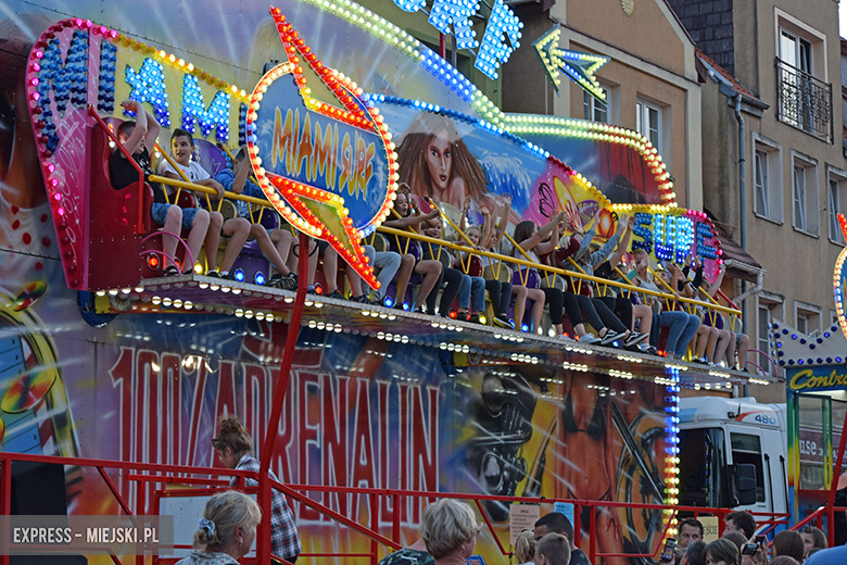 W sobotni wieczór średzki rynek przyciągnął tłumy fanów Cleo i Michała Szpaka