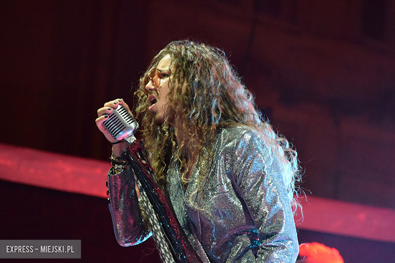 W sobotni wieczór średzki rynek przyciągnął tłumy fanów Cleo i Michała Szpaka