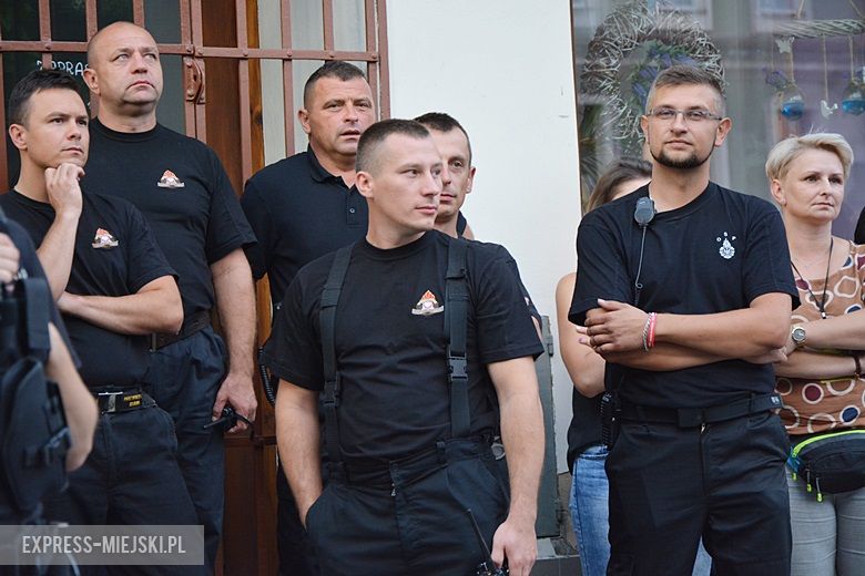 W sobotni wieczór średzki rynek przyciągnął tłumy fanów Cleo i Michała Szpaka