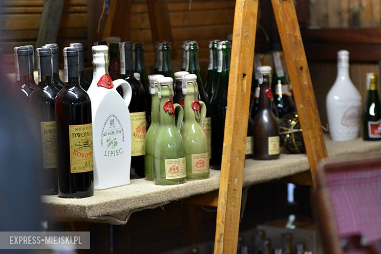 W sobotni wieczór średzki rynek przyciągnął tłumy fanów Cleo i Michała Szpaka