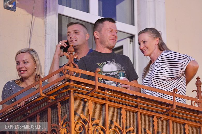 W sobotni wieczór średzki rynek przyciągnął tłumy fanów Cleo i Michała Szpaka