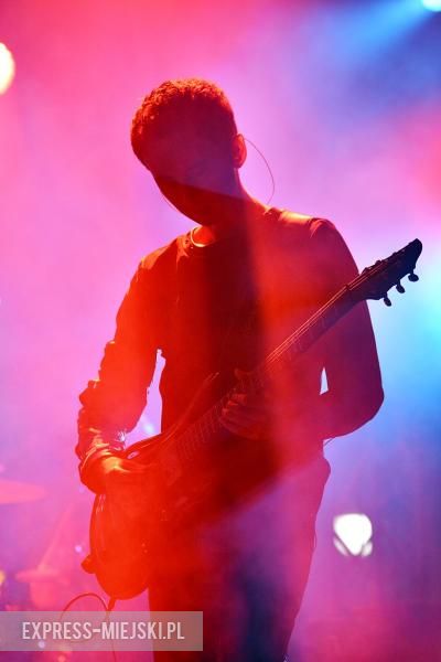 W sobotni wieczór średzki rynek przyciągnął tłumy fanów Cleo i Michała Szpaka