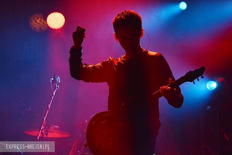 W sobotni wieczór średzki rynek przyciągnął tłumy fanów Cleo i Michała Szpaka