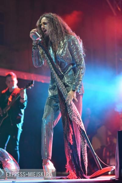 W sobotni wieczór średzki rynek przyciągnął tłumy fanów Cleo i Michała Szpaka