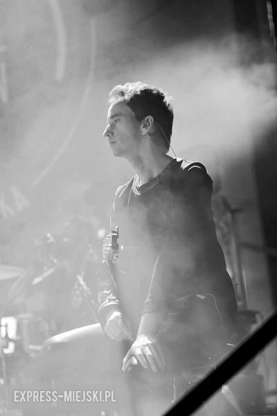 W sobotni wieczór średzki rynek przyciągnął tłumy fanów Cleo i Michała Szpaka