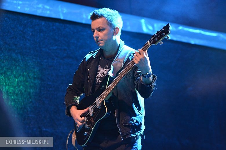 W sobotni wieczór średzki rynek przyciągnął tłumy fanów Cleo i Michała Szpaka