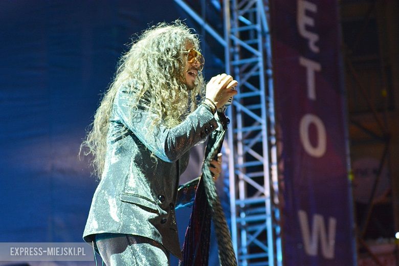 W sobotni wieczór średzki rynek przyciągnął tłumy fanów Cleo i Michała Szpaka