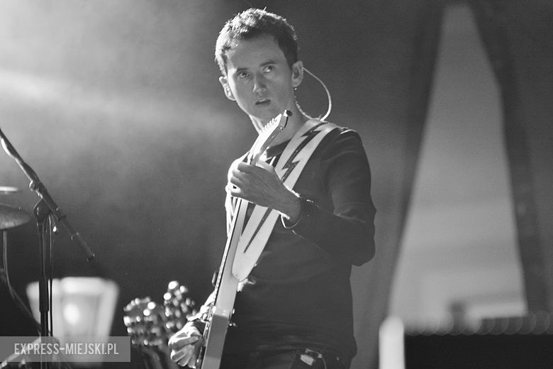 W sobotni wieczór średzki rynek przyciągnął tłumy fanów Cleo i Michała Szpaka