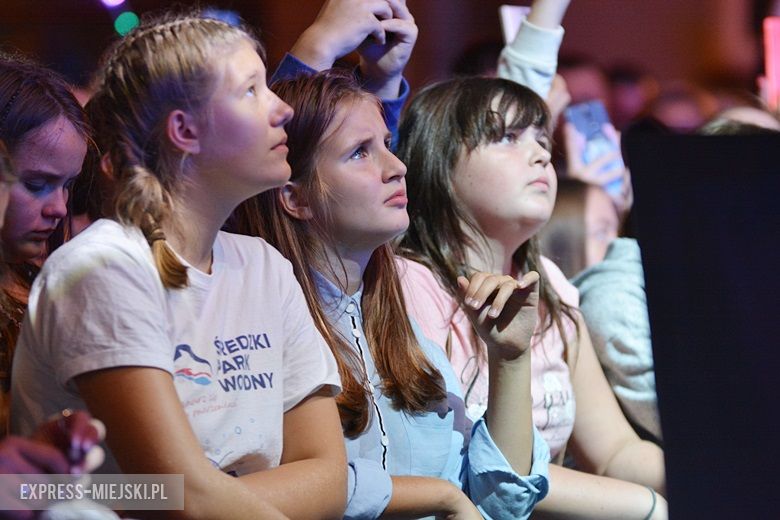 W sobotni wieczór średzki rynek przyciągnął tłumy fanów Cleo i Michała Szpaka