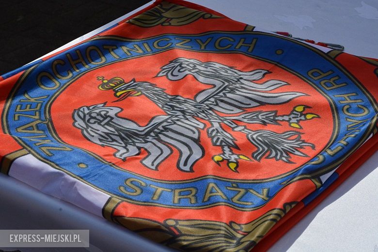 Przekazanie sztandaru strażakom z OSP Głoska