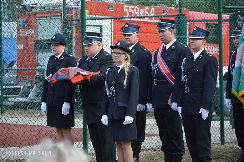 Przekazanie sztandaru strażakom z OSP Głoska