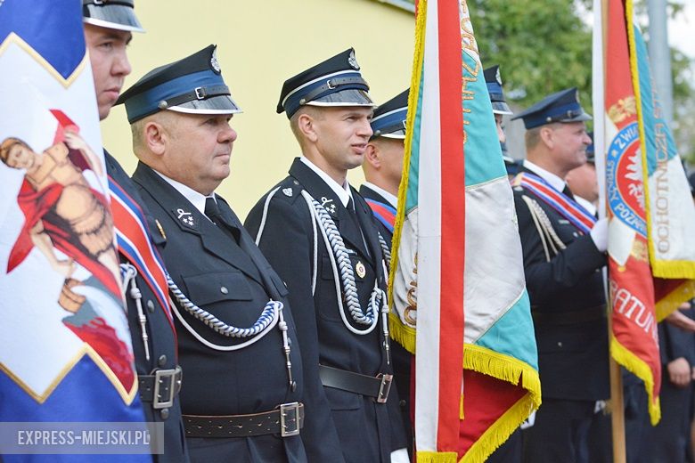Przekazanie sztandaru strażakom z OSP Głoska