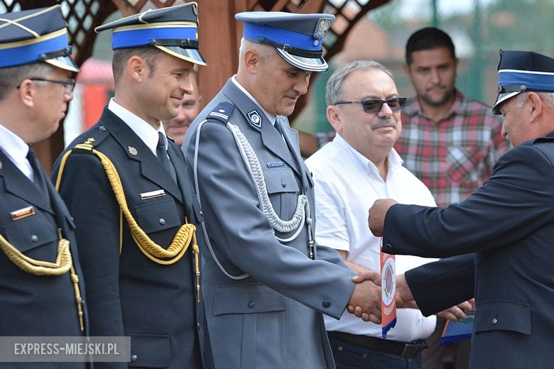 Przekazanie sztandaru strażakom z OSP Głoska