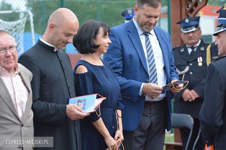 Przekazanie sztandaru strażakom z OSP Głoska