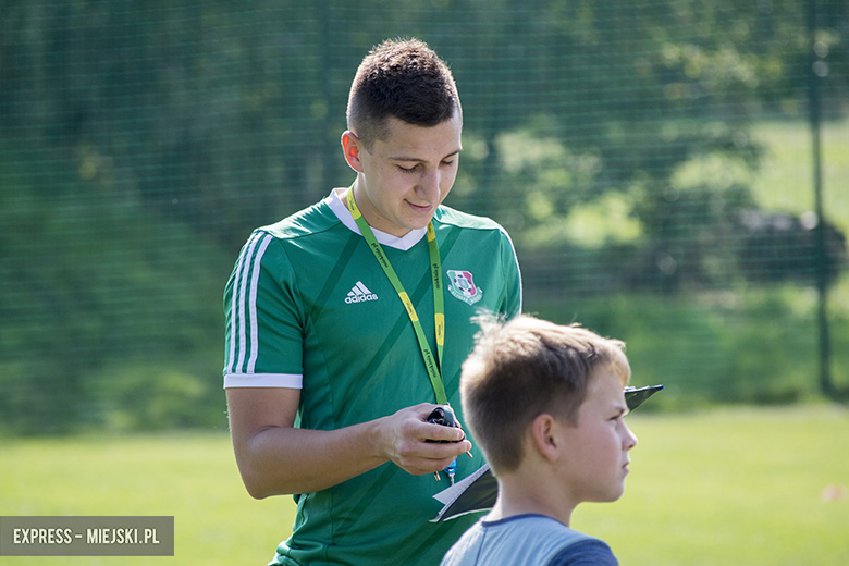 Trening dzieci z gminy Miękinia z trenerami i piłkarzami Śląska Wrocław