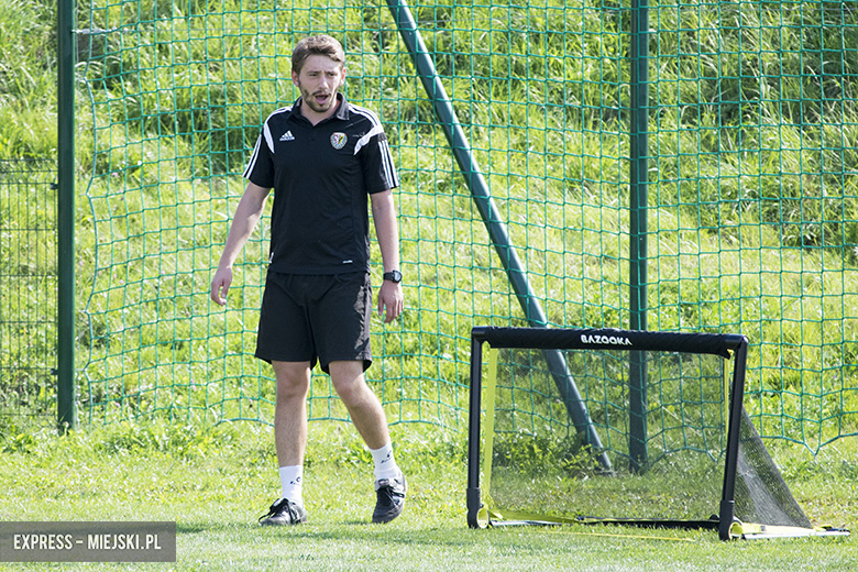 Trening dzieci z gminy Miękinia z trenerami i piłkarzami Śląska Wrocław