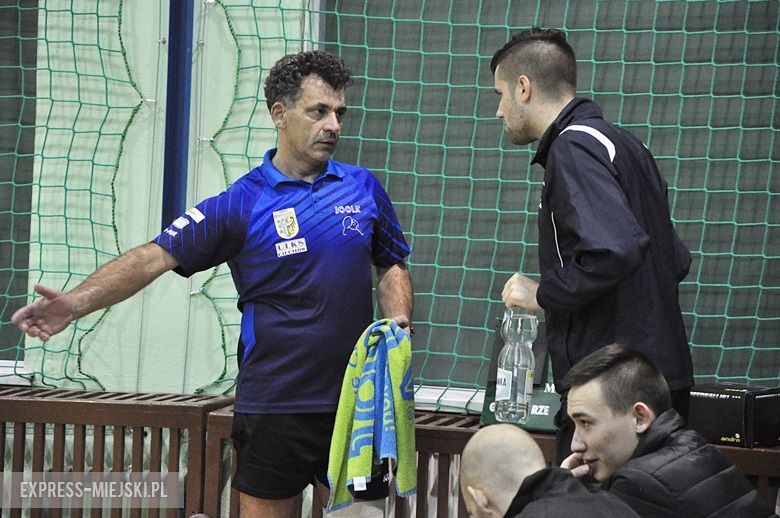 Piątkowy mecz tenisa w Ciechowie