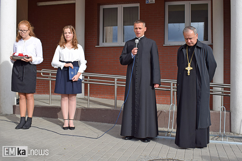 Uroczystości nadania imienia malczyckiej szkole